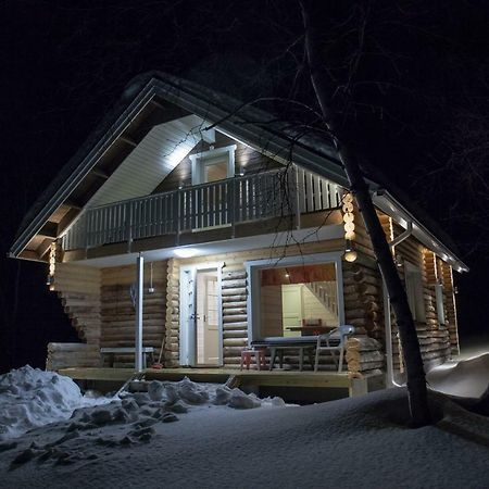 ウツヨキ Lohi-Aslakin Lomamoekitヴィラ エクステリア 写真